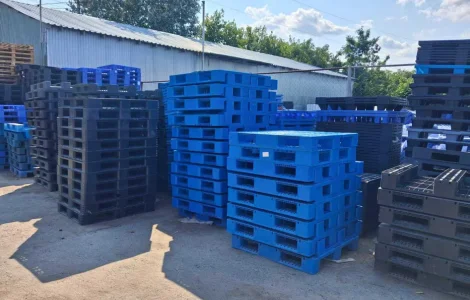 Продам пластикові піддони Б/В