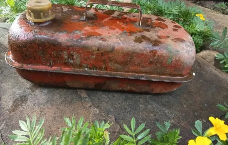 Железный бак канистра 5 л.