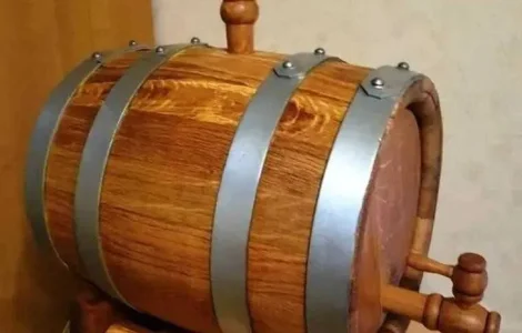 Дубова бочка для вина, віскі, коньяку, солінь