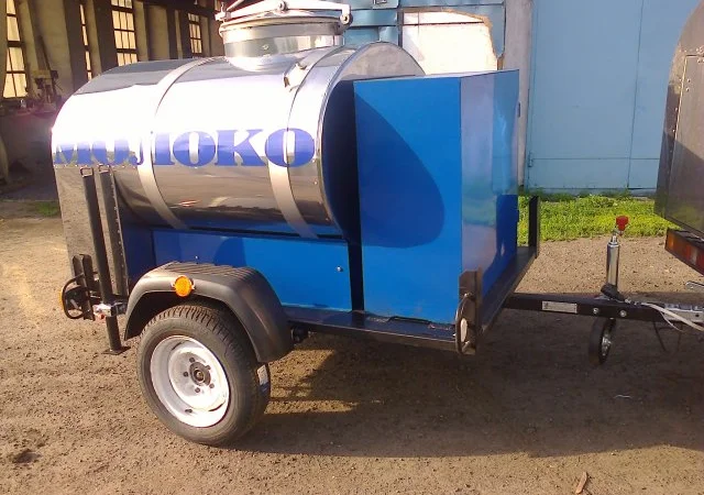 Прицеп для перевозки молока, воды и других пищевых продуктов - фото № 1