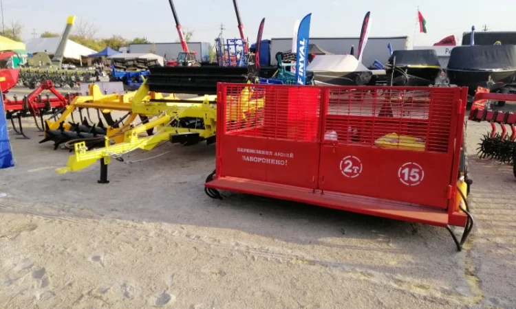 Причіп для перевозки свиней трап-візок ТТ-1С - фото № 7