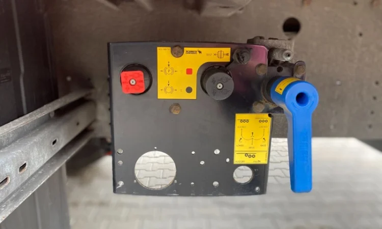 Продаж тентованого напівпричепа Schmitz 2014 року - фото № 14