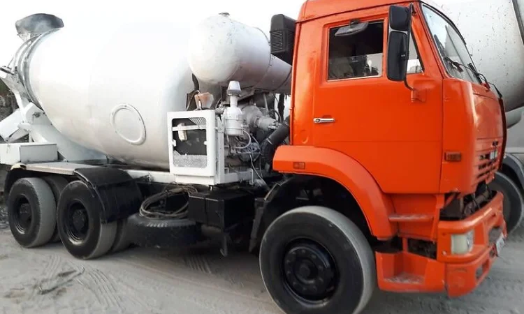 Кожух двигателя на миксер -камаз - фото № 1