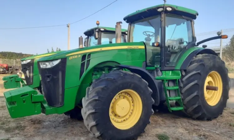 Трактор John Deere 8335R - фото № 1