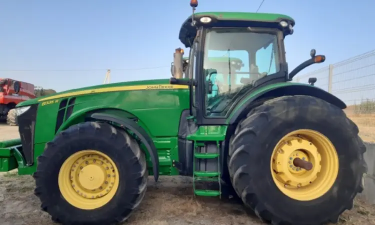 Трактор John Deere 8335R - фото № 19