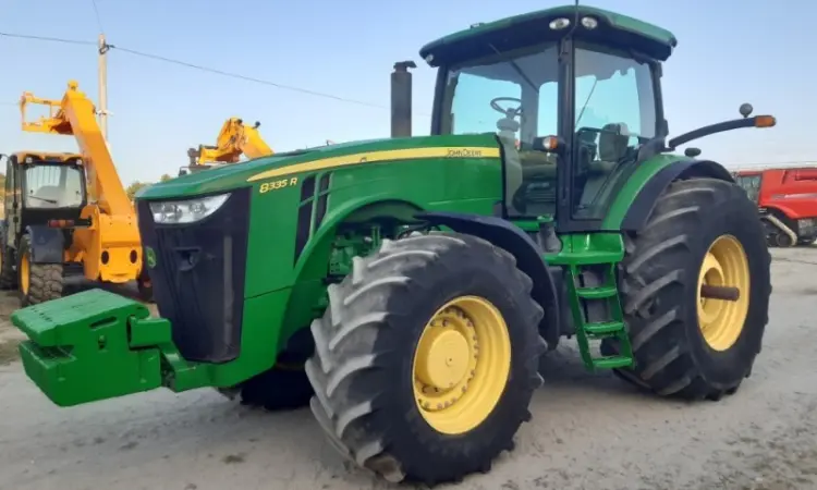 Трактор John Deere 8335R - фото № 17
