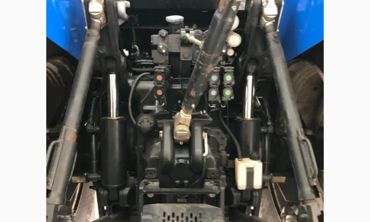 Трактор 220 к.с. New Holland T7060 - фото № 10