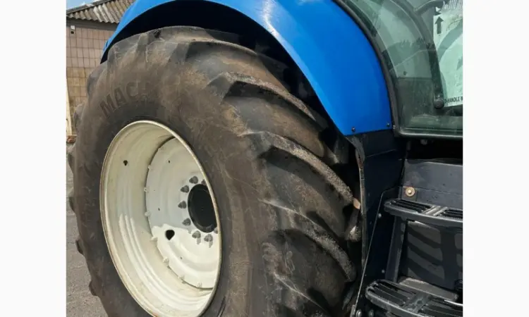New Holland T7060 трактор колісний - фото № 8