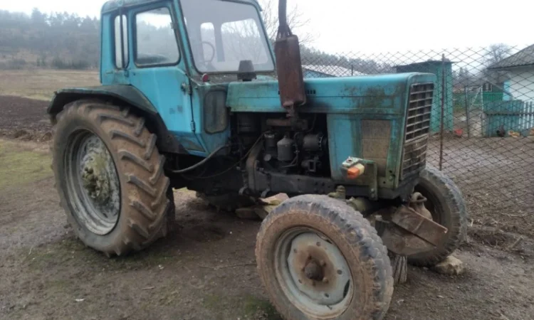 Трактор МТЗ-80 з навісним обладнанням - фото № 1