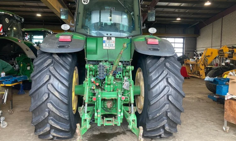 Трактор John Deere 8430 Рік випуску 20010 Трансмісія Powеrshift - фото № 3