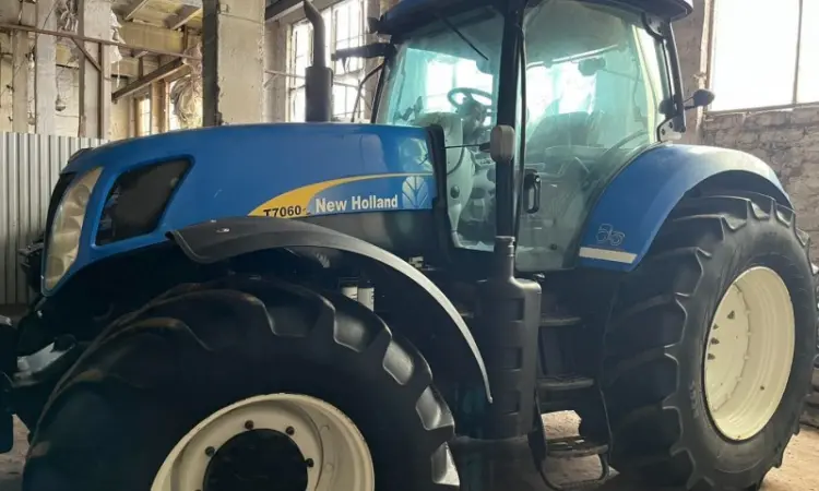 Трактор New Holland T 7060 - фото № 1