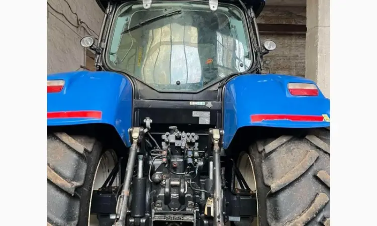 Трактор New Holland T 7060 - фото № 2