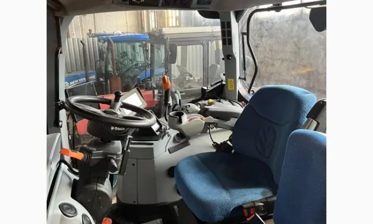 Трактор New Holland T 7060 - фото № 3