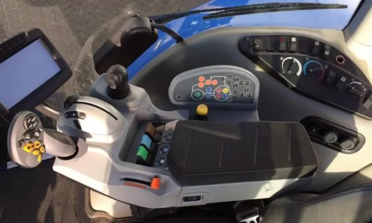Трактор New Holland T8.360 Ultra Command - фото № 4