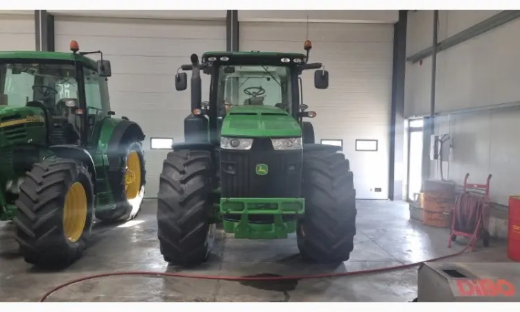 Трактор John Deere 8310R - фото № 2