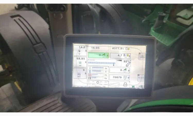 Трактор John Deere 8310R - фото № 3