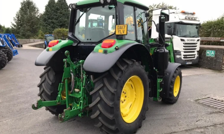 Трактор John Deere 6110М - фото № 1