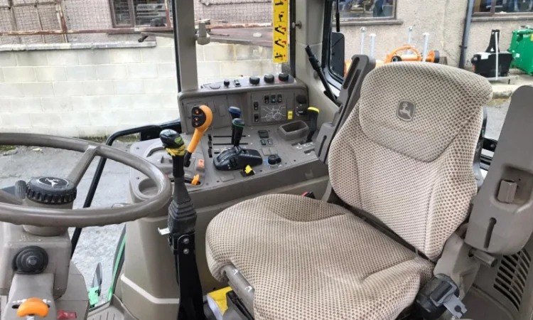 Трактор John Deere 6110М - фото № 4