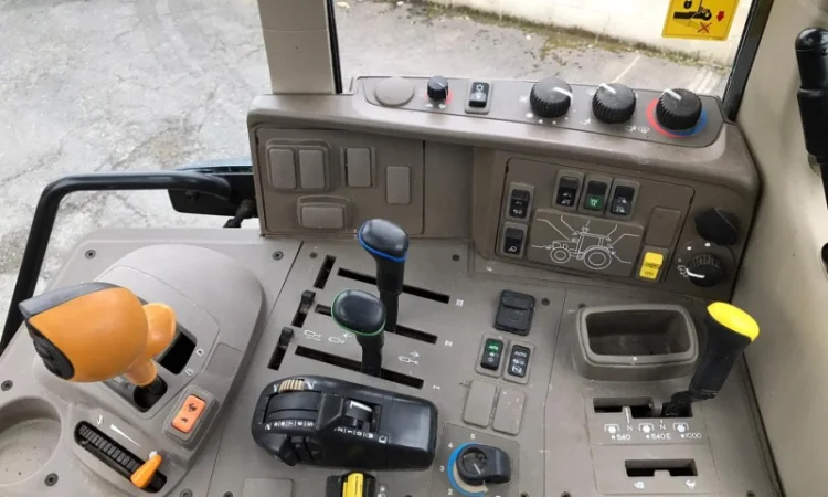 Трактор John Deere 6110М - фото № 5