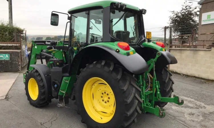 Трактор John Deere 6110М - фото № 7