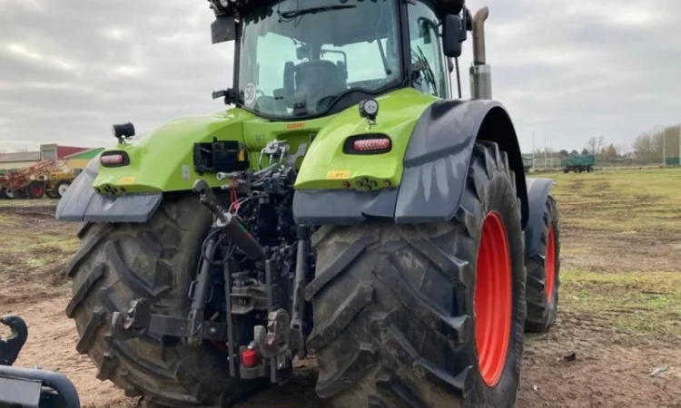 Трактор Claas AXION 920 CMATIC - фото № 3