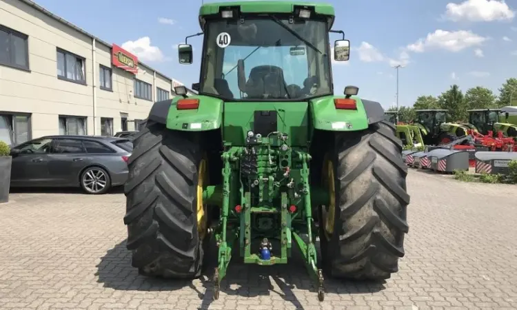 Трактор John Deere 8310 - фото № 3