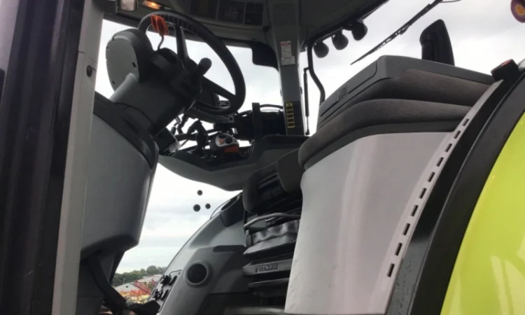 Трактор Claas Axion 940 C-MATIC - фото № 2