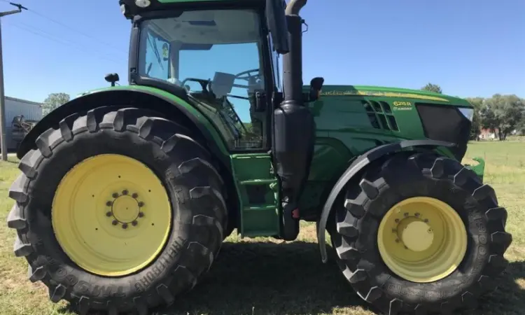 Трактор 6215 R John Deere - фото № 1