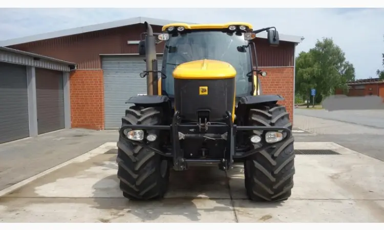 Трактор JCB Fastrac 7230 P-TRONIC - фото № 1