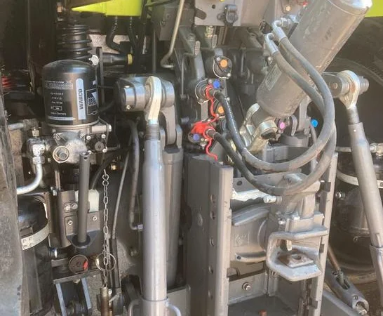 Трактор Claas Arion 660 Cmatic - фото № 4