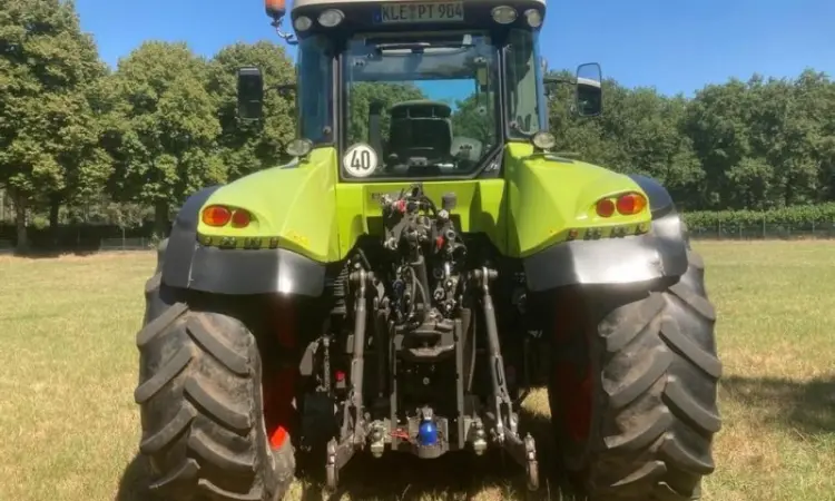 Трактор Claas Arion 640 - фото № 3