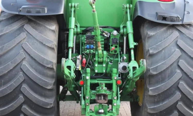 Трактор John Deere 8260R - фото № 5