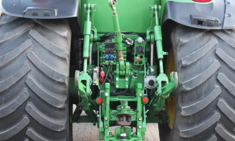Трактор John Deere 8260R - фото № 6