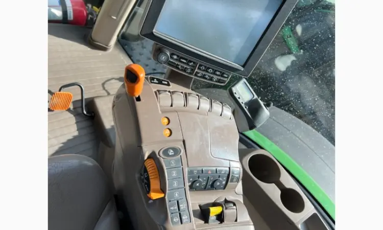 Трактор John Deere 8370R - фото № 1