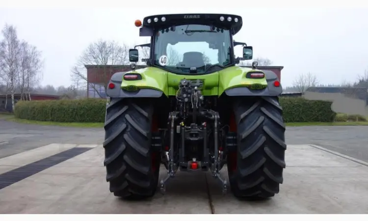 Трактор Claas Axion 810 Cmatic - фото № 4