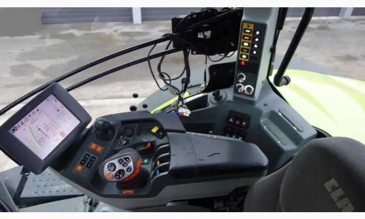 Трактор Claas Axion 810 Cmatic - фото № 8