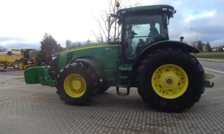 Трактор John Deere 8335R - фото № 1
