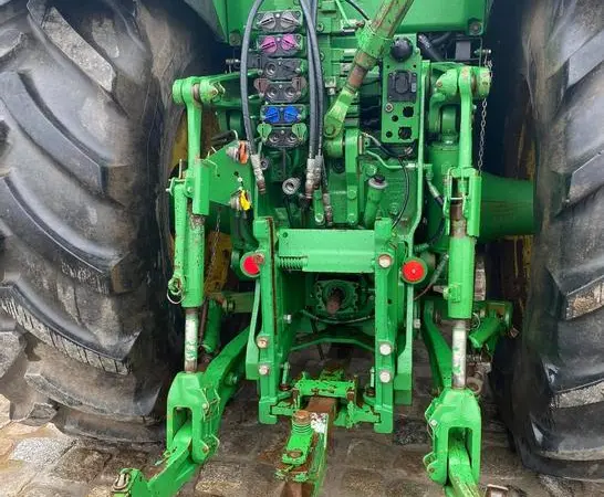 Трактор John Deere 8335R - фото № 8