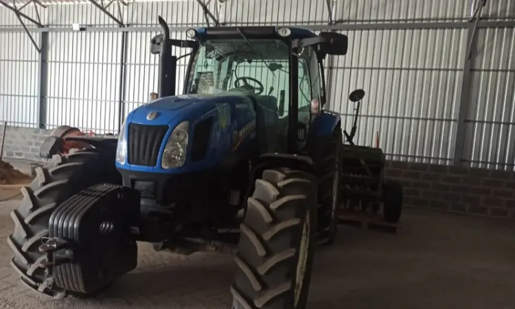 Трактор колісний New Holland T6050 - фото № 1