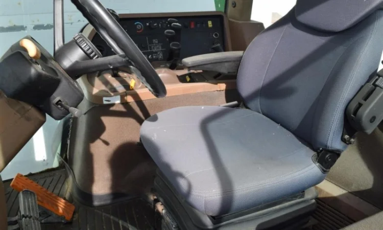 Трактор колісний John Deere 7820 - фото № 5