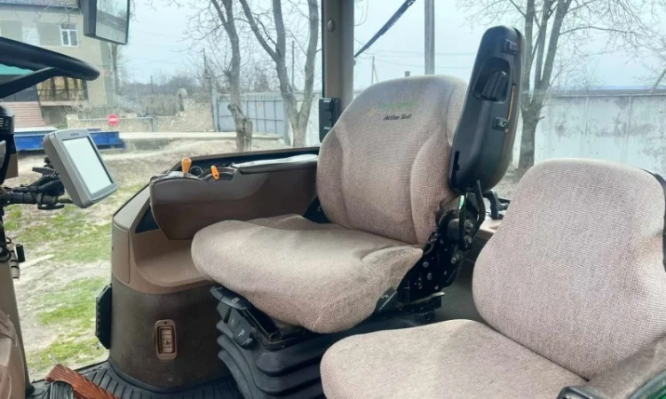 Трактор колісний John Deere 8520 - фото № 11