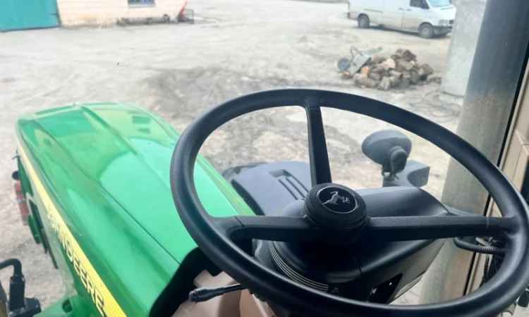 Трактор колісний John Deere 8520 - фото № 7