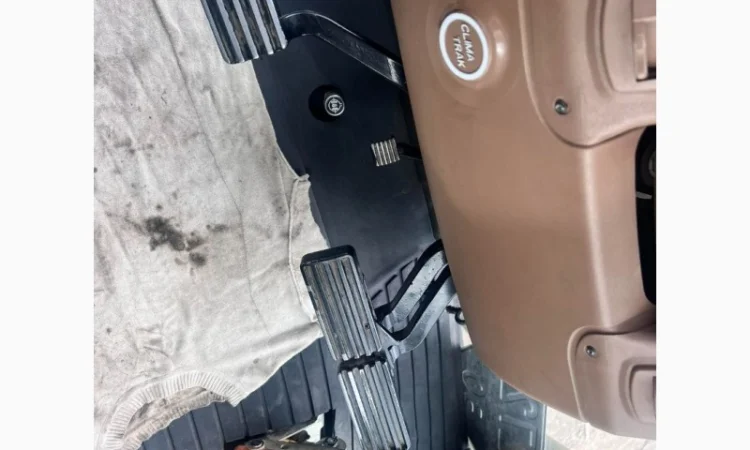 Трактор колісний John Deere 8520 - фото № 8