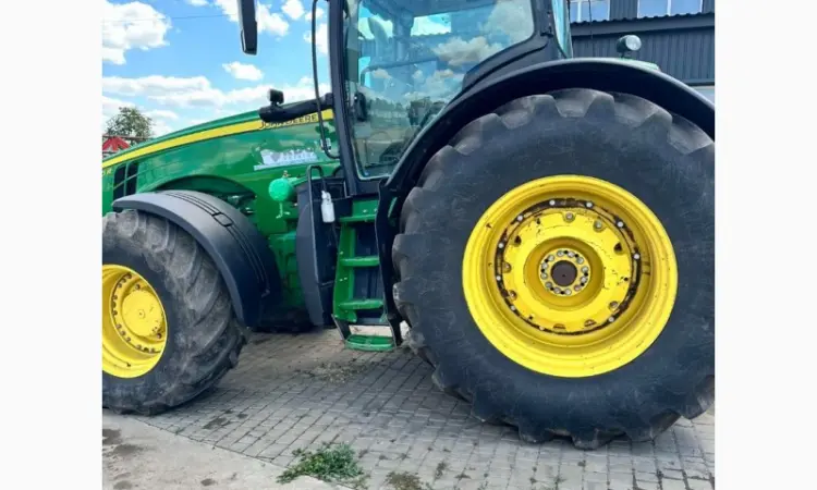 Колісний трактор John Deere 8370R - фото № 3