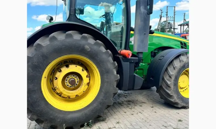 Колісний трактор John Deere 8370R - фото № 4