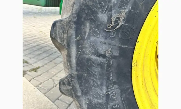 Колісний трактор John Deere 8370R - фото № 5