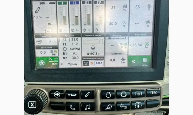 Колісний трактор John Deere 8370R - фото № 9