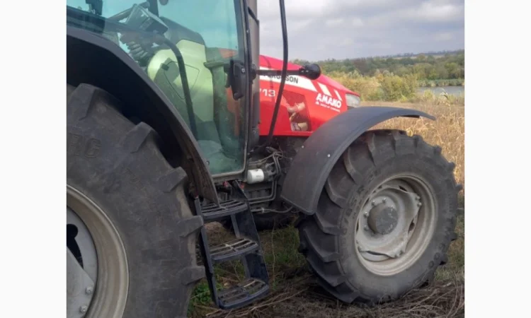 Колісний трактор Massey Ferguson 6713 - фото № 2