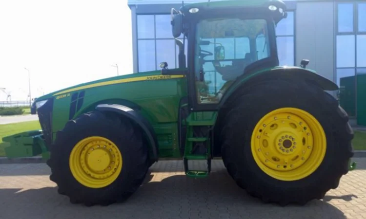 Трактор John Deere 8335R (2012) - фото № 1