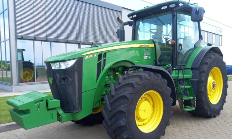 Трактор John Deere 8335R (2012) - фото № 2